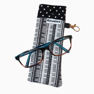 Picture of Eyeglass Case - Piano Dots